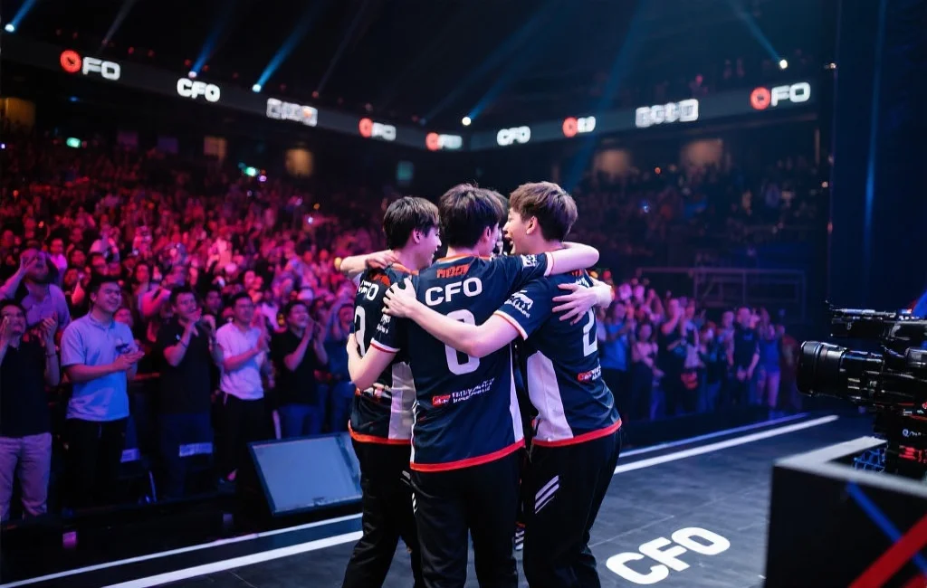 CFO 冲出首战:1–0 拿下 Fnatic——版本适配与下路执行力的胜利深度复盘